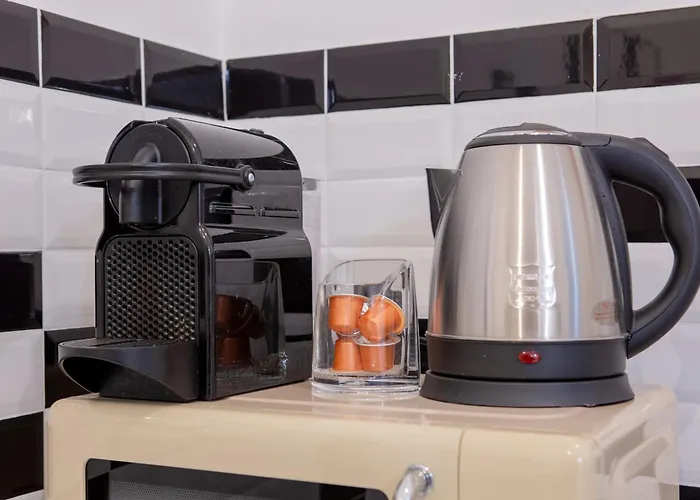 Stanza Comoda E Silenziosa Con Bagno Privato E Area Lavoro E Relax Kwatera prywatna *
